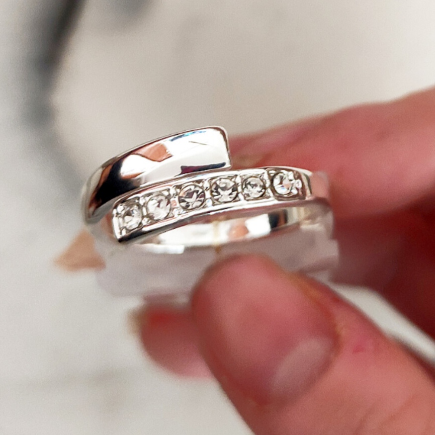 انگشتر استیل نگین کاری شده و شیک روکش نقره